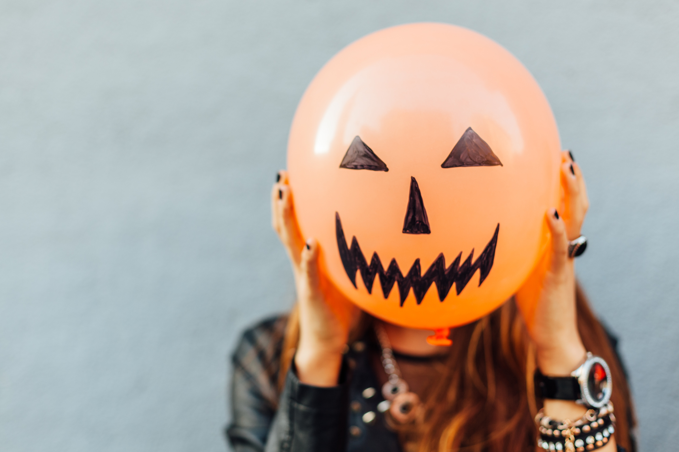 オフィスでの私語 許容する しない 株式会社ウエイトアンドバランス